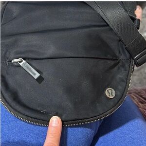 lululemon athletica women’s 2L Black Crossbody Sling Bag